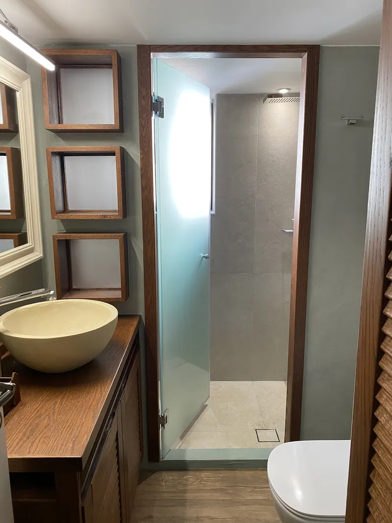 Bathroom in Vrilissia, image 12 of 16