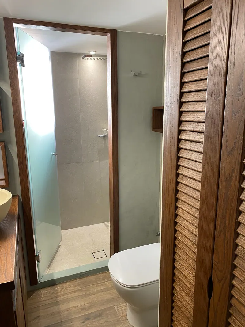 Bathroom in Vrilissia, image 14 of 16